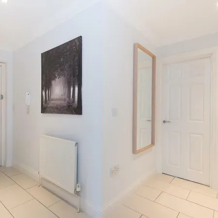 Jc7 - Spacious 2-bed Near Hendon