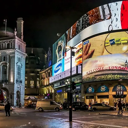 Oxford Circus Designer דירה
