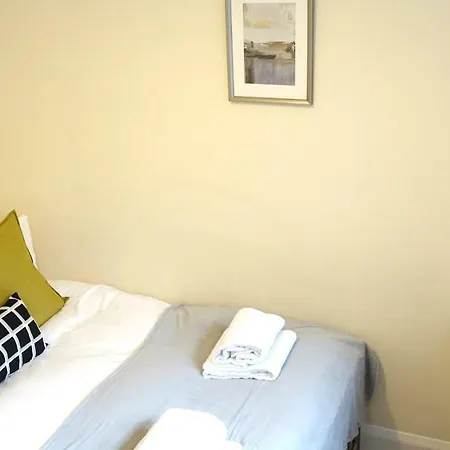 Heathrow Ensuite Rooms- Auto Check In 民宿