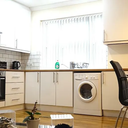 Heathrow Ensuite Rooms- Auto Check In
