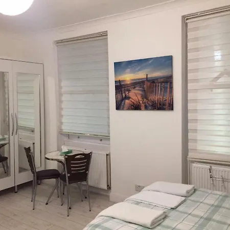 Camden Palace Apartment *