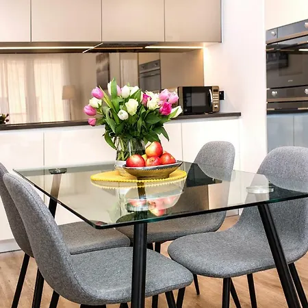 Silver Bridge London Apartment *