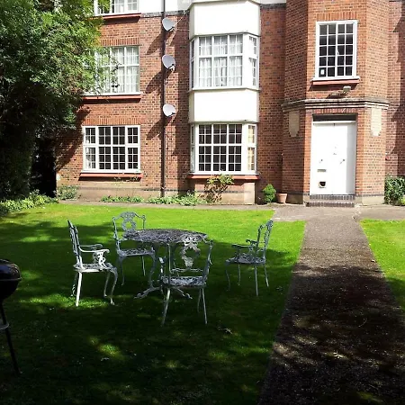 Chasewood Court Apartment *