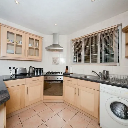 Chasewood Court Hendon