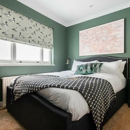 The Kensington Palace Mews - Bright & Modern 6bdr House With Garage Apartment