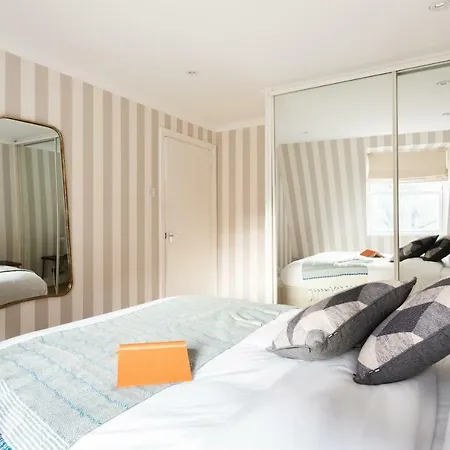 The Kensington Palace Mews - Bright & Modern 6bdr House With Garage