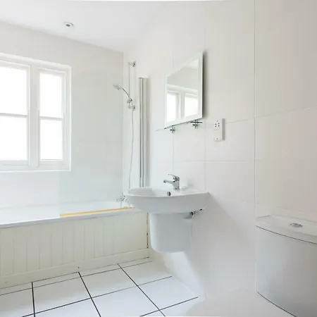 Apartment The Kensington Palace Mews - Bright & Modern 6bdr House With Garage London