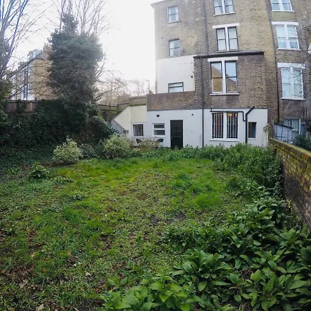 Huge Double Near Guest house *