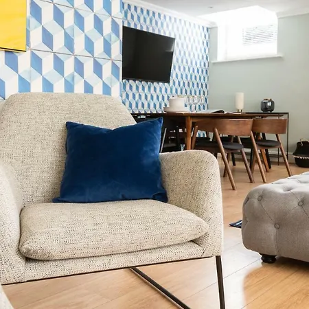 The Kensington Palace Mews - Bright & Modern 6bdr House With Garage Apartment London