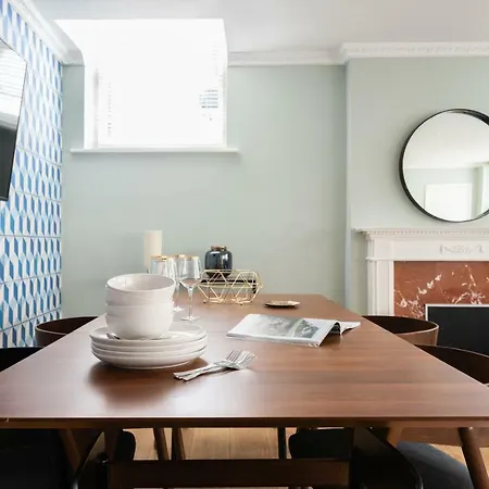 Apartment The Kensington Palace Mews - Bright & Modern 6bdr House With Garage