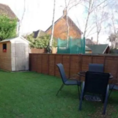 The Hollies Haven & Free Parking - Perfect London Long Holiday home Sidcup