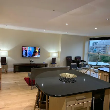 Apartment Thames View Apartment, Imperial Wharf *