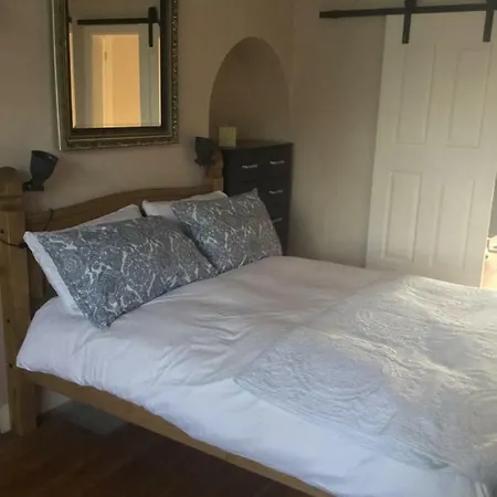 63 Aragon Road Apartment *
