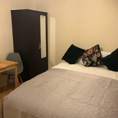 145 Burnley Road * London