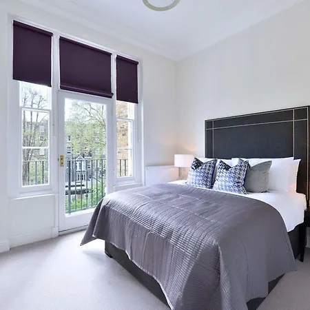 Apartment Somerset Court Kensington London