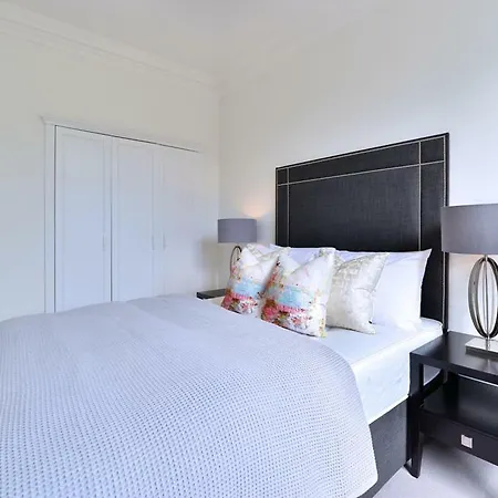 Somerset Court Kensington Apartment London