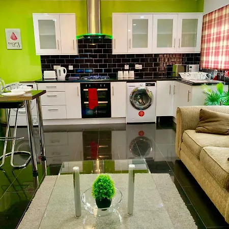 2 Bedroom Apartment, Kitchen, Reception And Private Garden