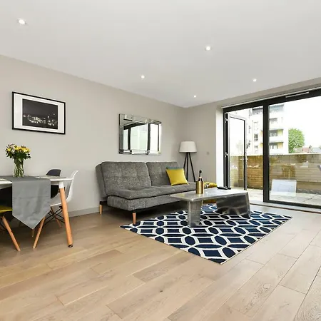 Esquire Margil Apartment London