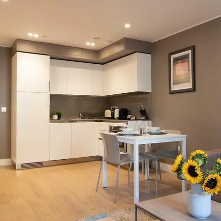 Mirabilis - Bayham Street Apartment *