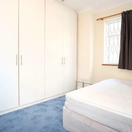 Vivian Prime Guest house Wembley