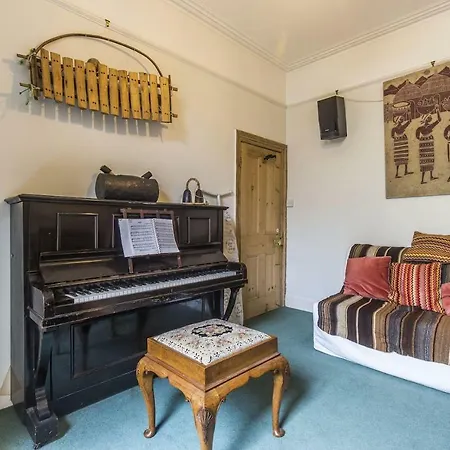 Apartment Guestready - Gorgeous Victorian Wgarden Up To 6 Guests!