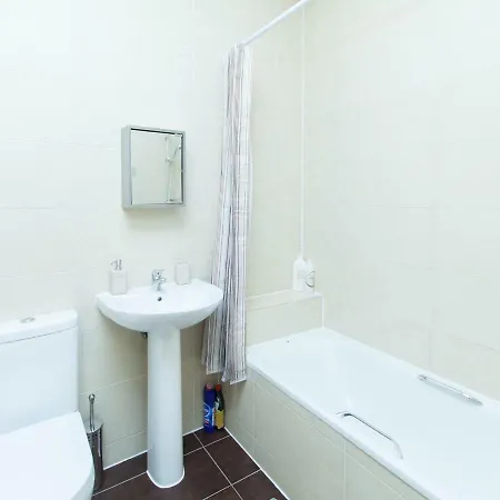 One Bedroom Flat In 50a * Harrow