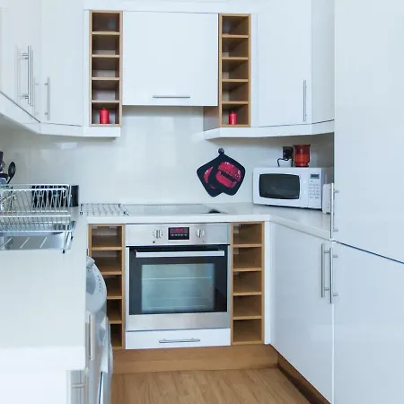 Apartment One Bedroom Flat In 50a *