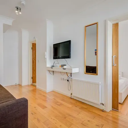 14 Bouverie Place Apartment *