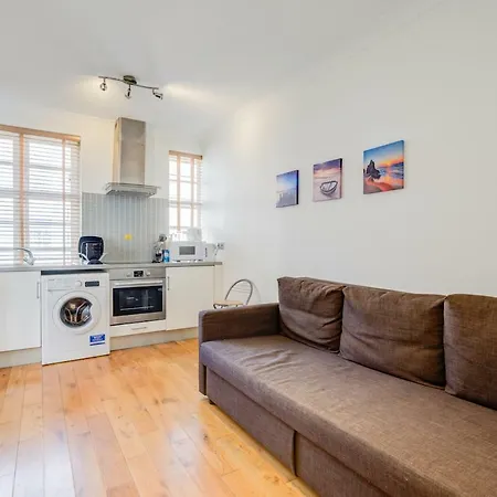 Apartment 14 Bouverie Place London