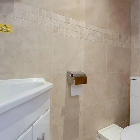Apartment 14 Bouverie Place *
