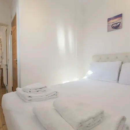14 Bouverie Place Apartment *