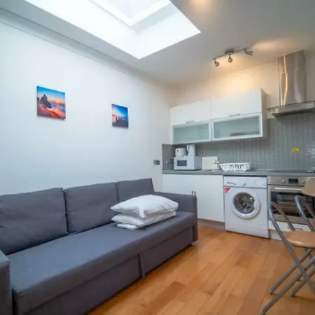 14 Bouverie Place Apartment
