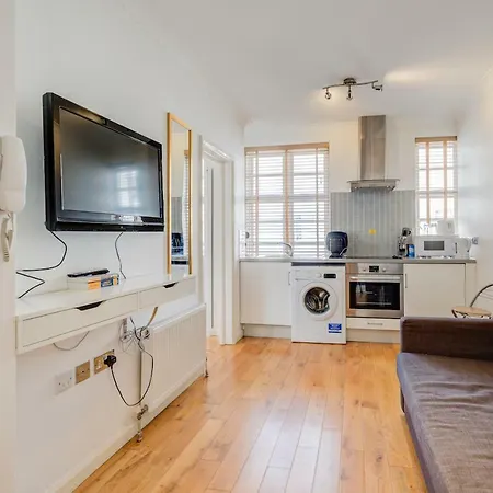 14 Bouverie Place Apartment