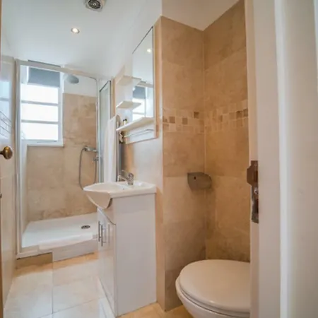 Apartment 14 Bouverie Place London