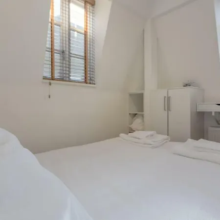 14 Bouverie Place Apartment *