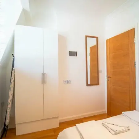 14 Bouverie Place *