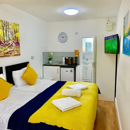 Apartment London Apartments, Private Bathrooms And Parking