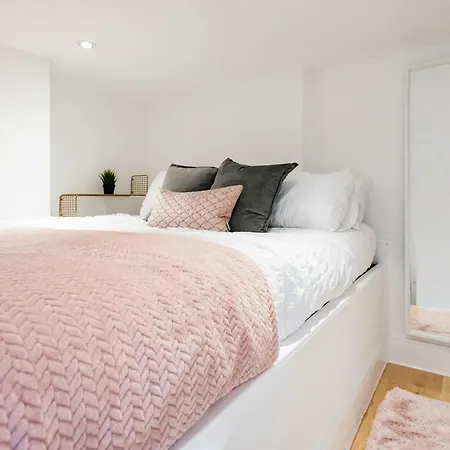 Stylish Hyde Park Apartmán