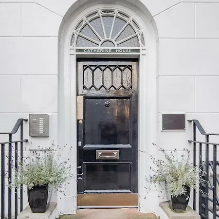 Studio In Georgian Next To Buckingham Palace