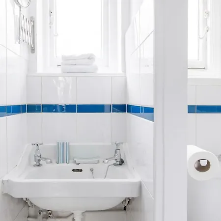 Studio In Georgian Next To Buckingham Palace Apartment