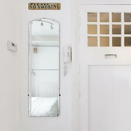 Studio In Georgian Next To Buckingham Palace * London