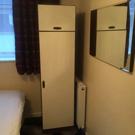 Guest house For 6 People *