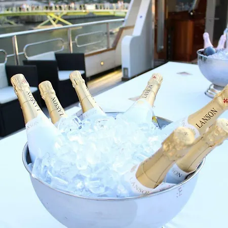 Hotel Absolute Pleasure Yacht 4*