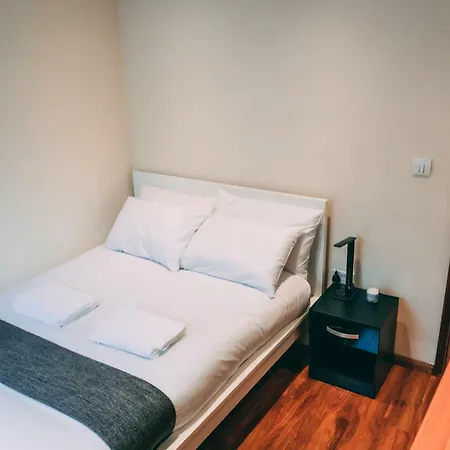 Quality Stay,2 Bed Near The Centre, 2min Walk From Metro Station *