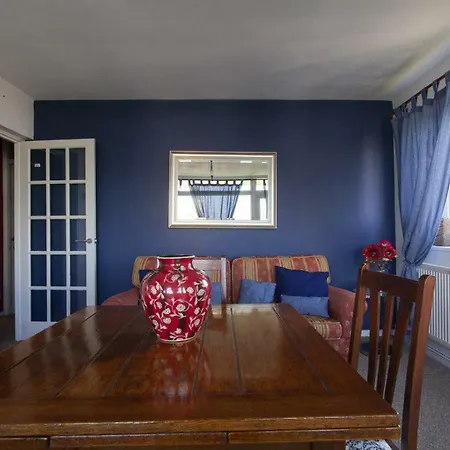 London, Putney, Roehampton Apartment