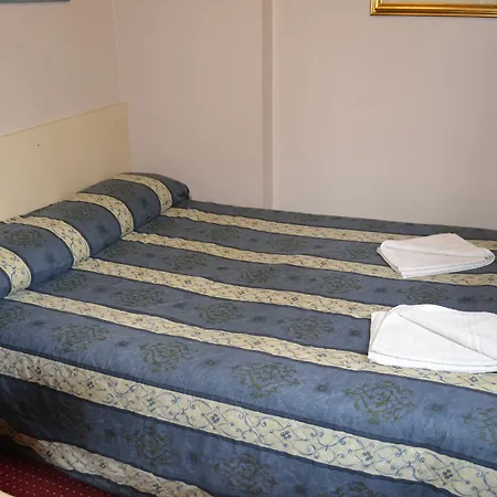 Otel The House On Warwick