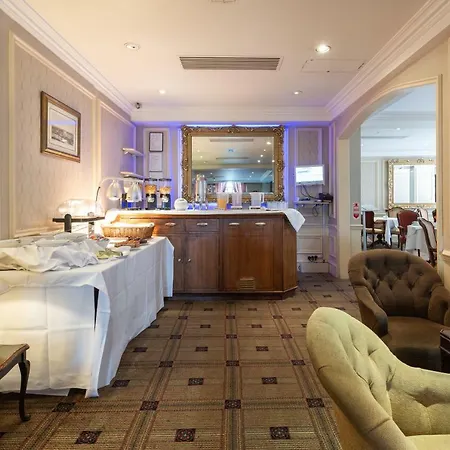 Park Lane Mews فندق 4*