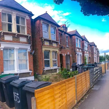 Tottenham Apartment *