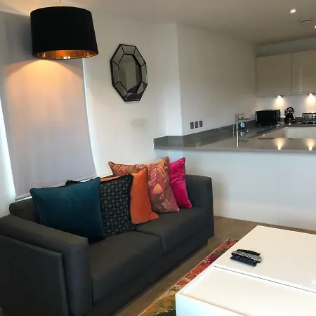 Prestige 2 Bed Balcony Apartment
