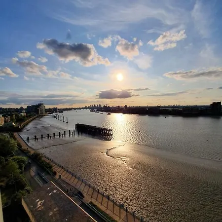 Affluent Riverside Sark Tower Apartment London